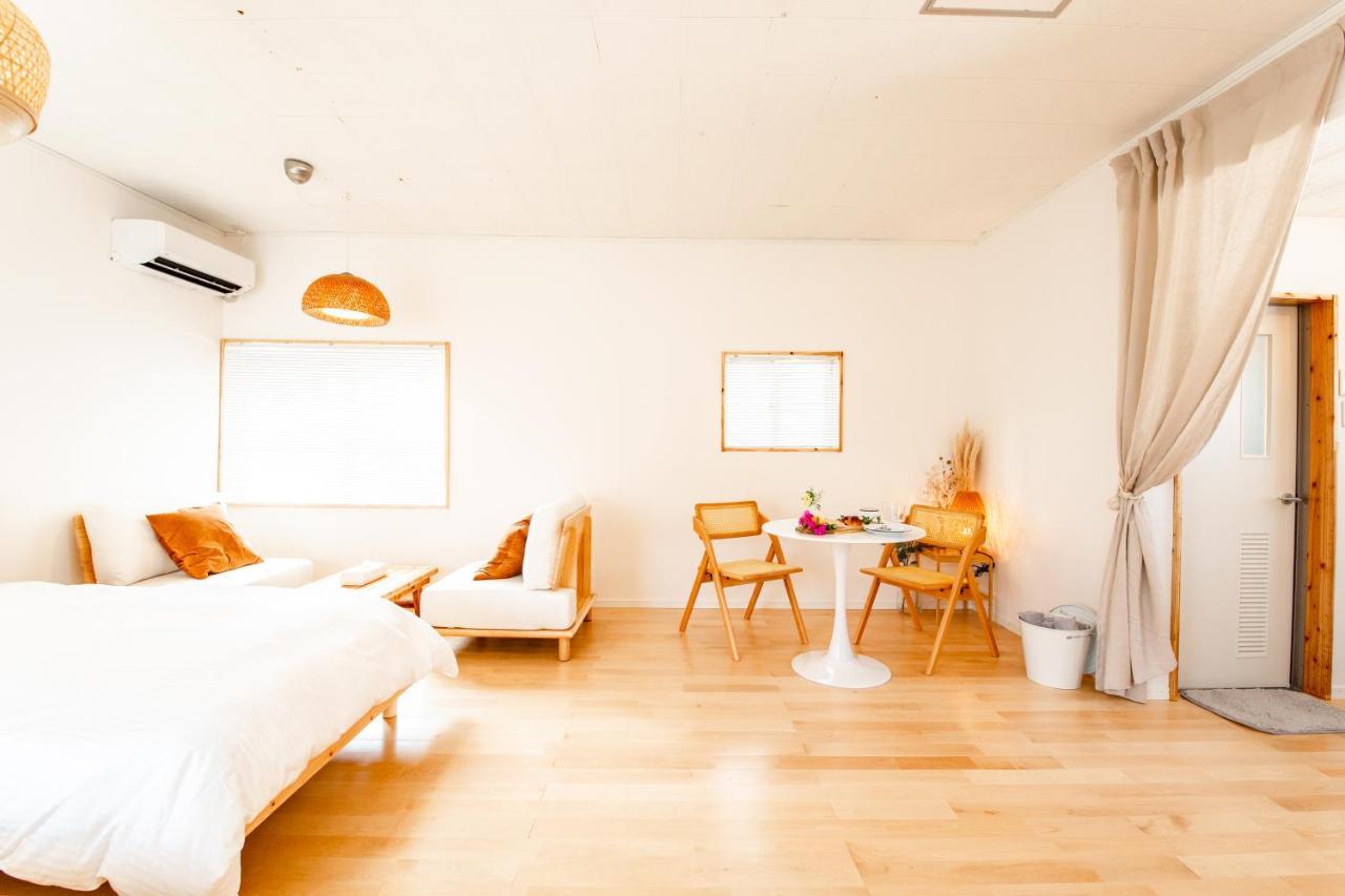 Sunnyside Villa Miyakojima  Buitenkant foto